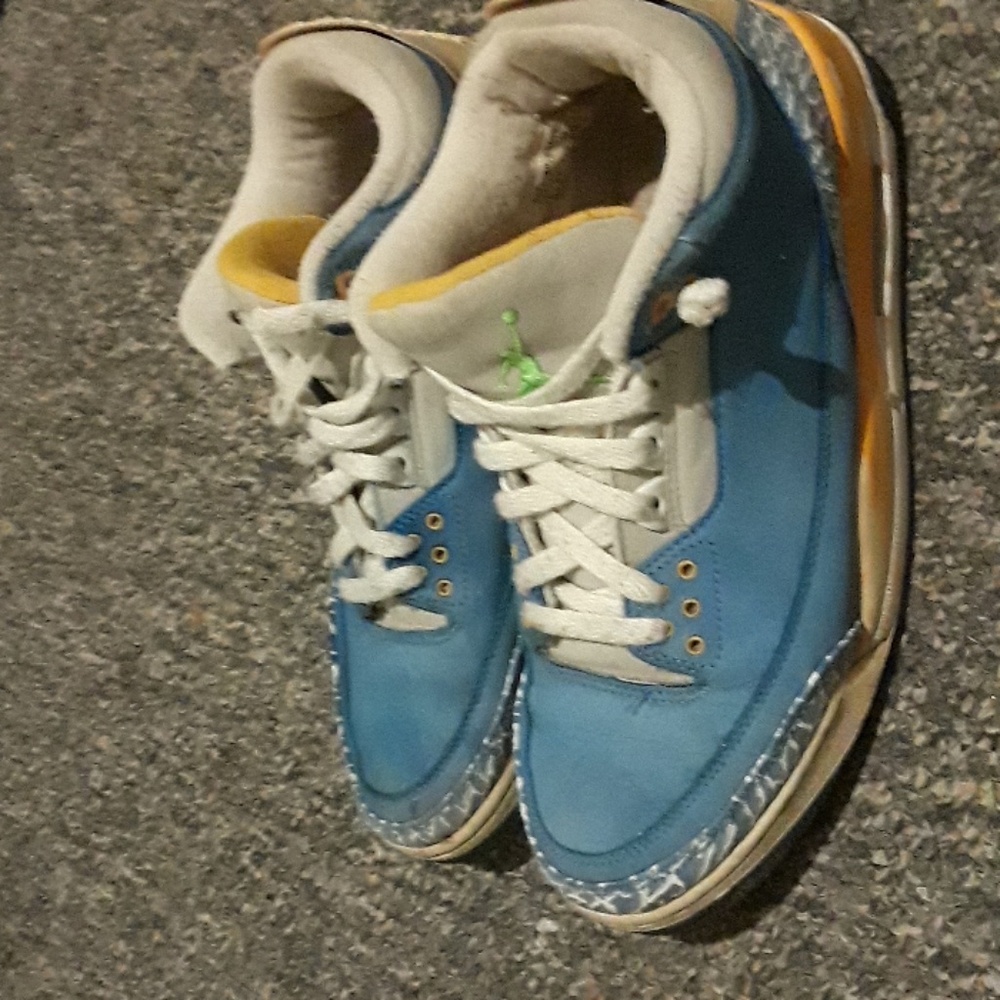 Jordan's Carmelos